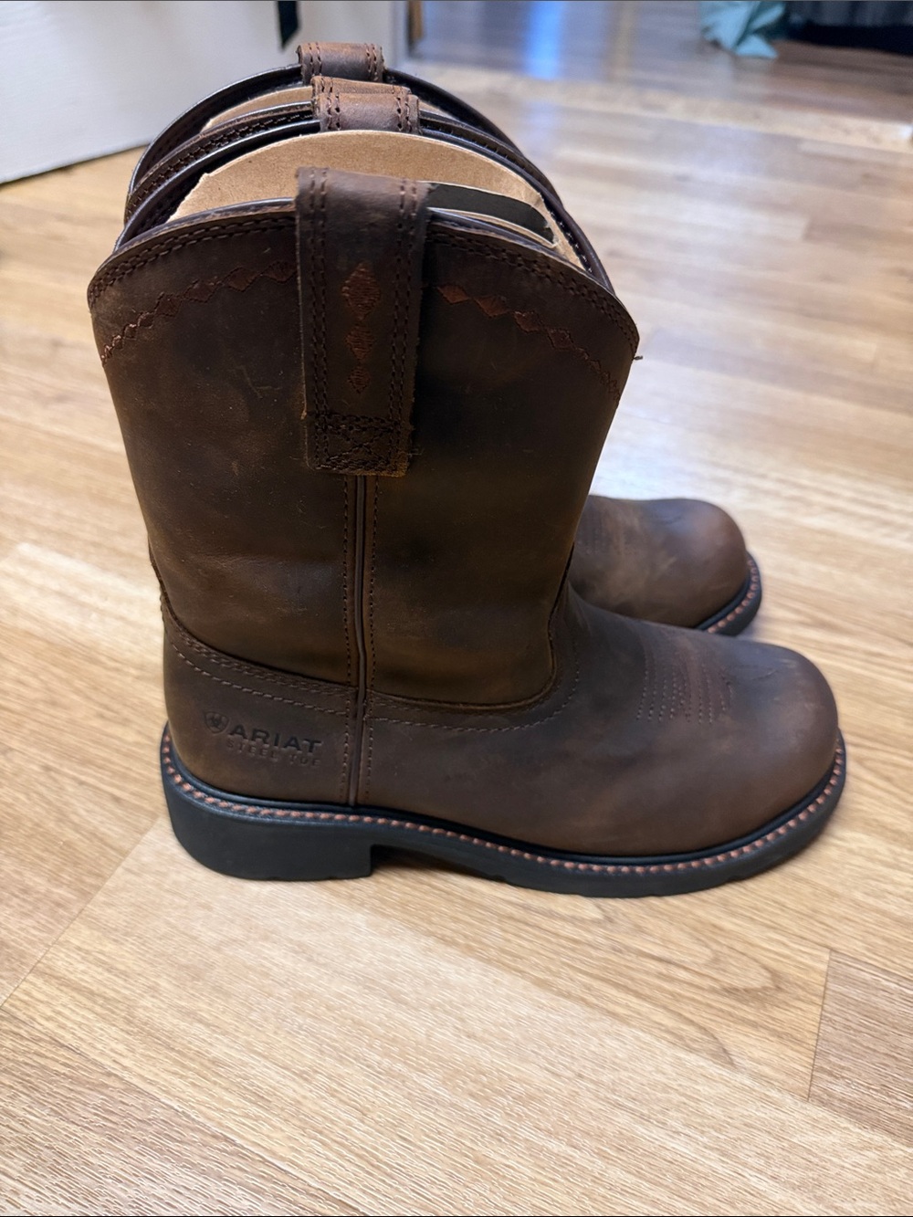 Women’s Ariat distressed Brown leather fatbaby pull on steel toe boots sz 8 NIB